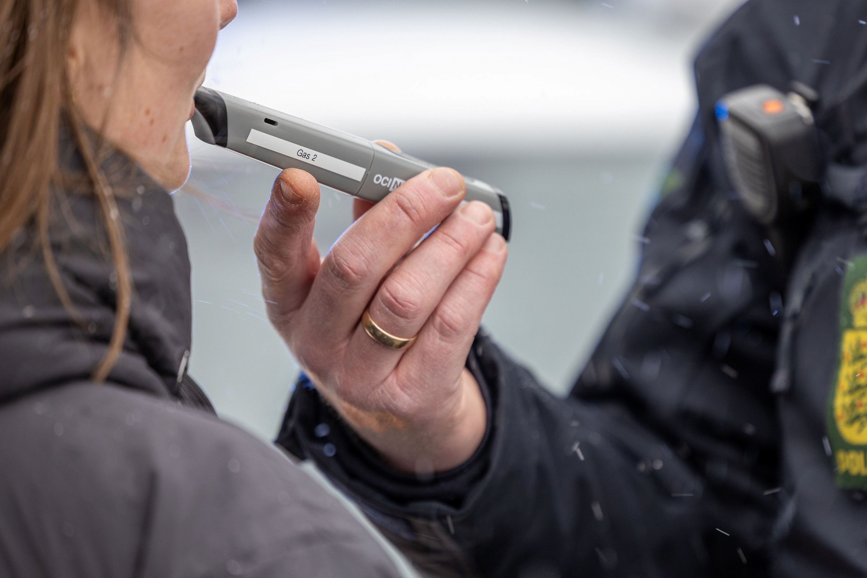 Foto af lattergas-screener ved udåndingstest 
