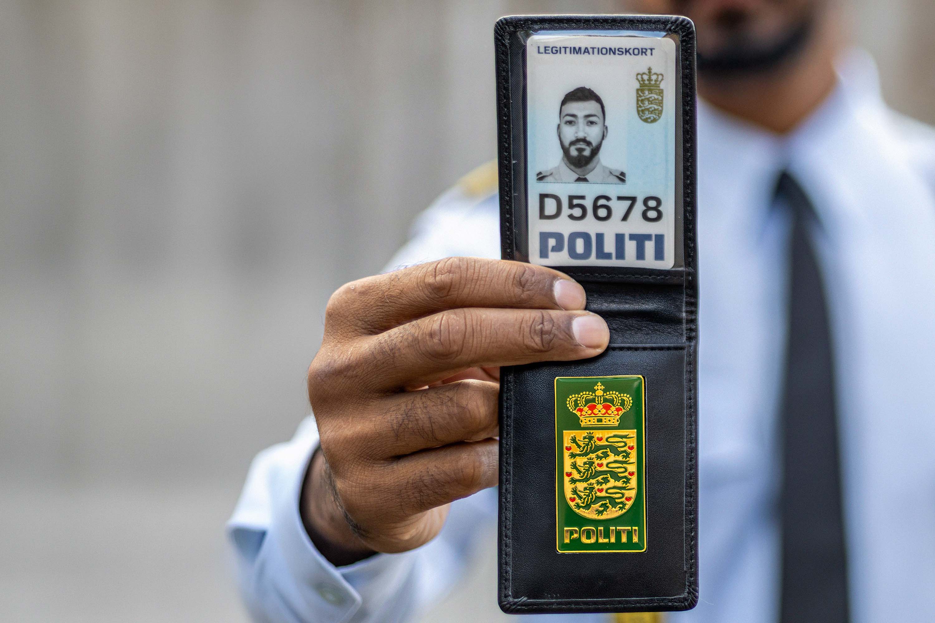 Politi-id af mandlig betjent