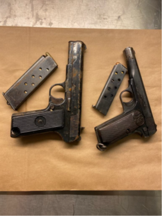 Pistoler med magasiner
