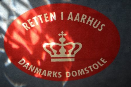 Retten i Aarhus gulvtæppe logo