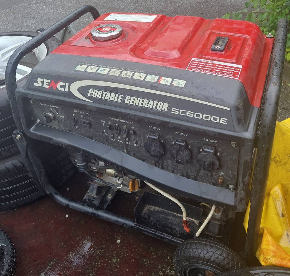 Senci SC6000e-generator i rød og sort